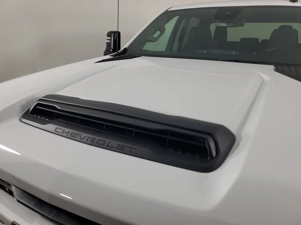New 2026 Summit White Chevrolet Custom image 11