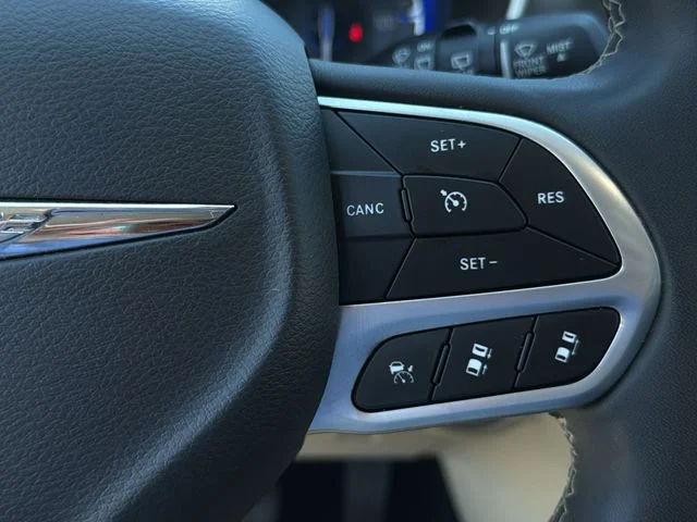 Used 2024 Black Chrysler Touring L image 29