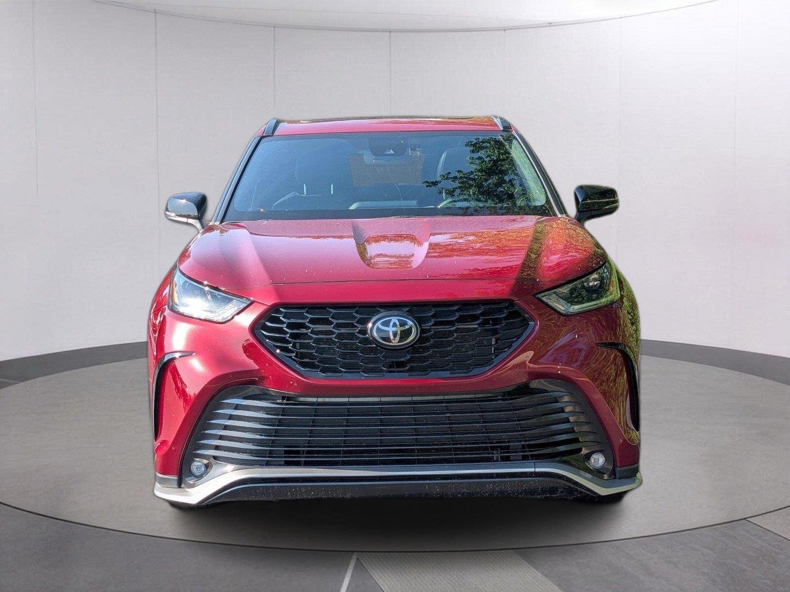 Used 2022 Ruby Flare Pearl Toyota XSE image 10