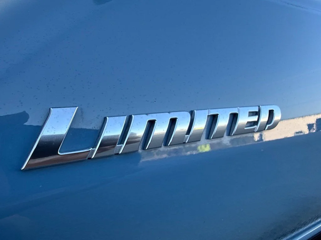 Used 2025  Toyota SR5 image 36