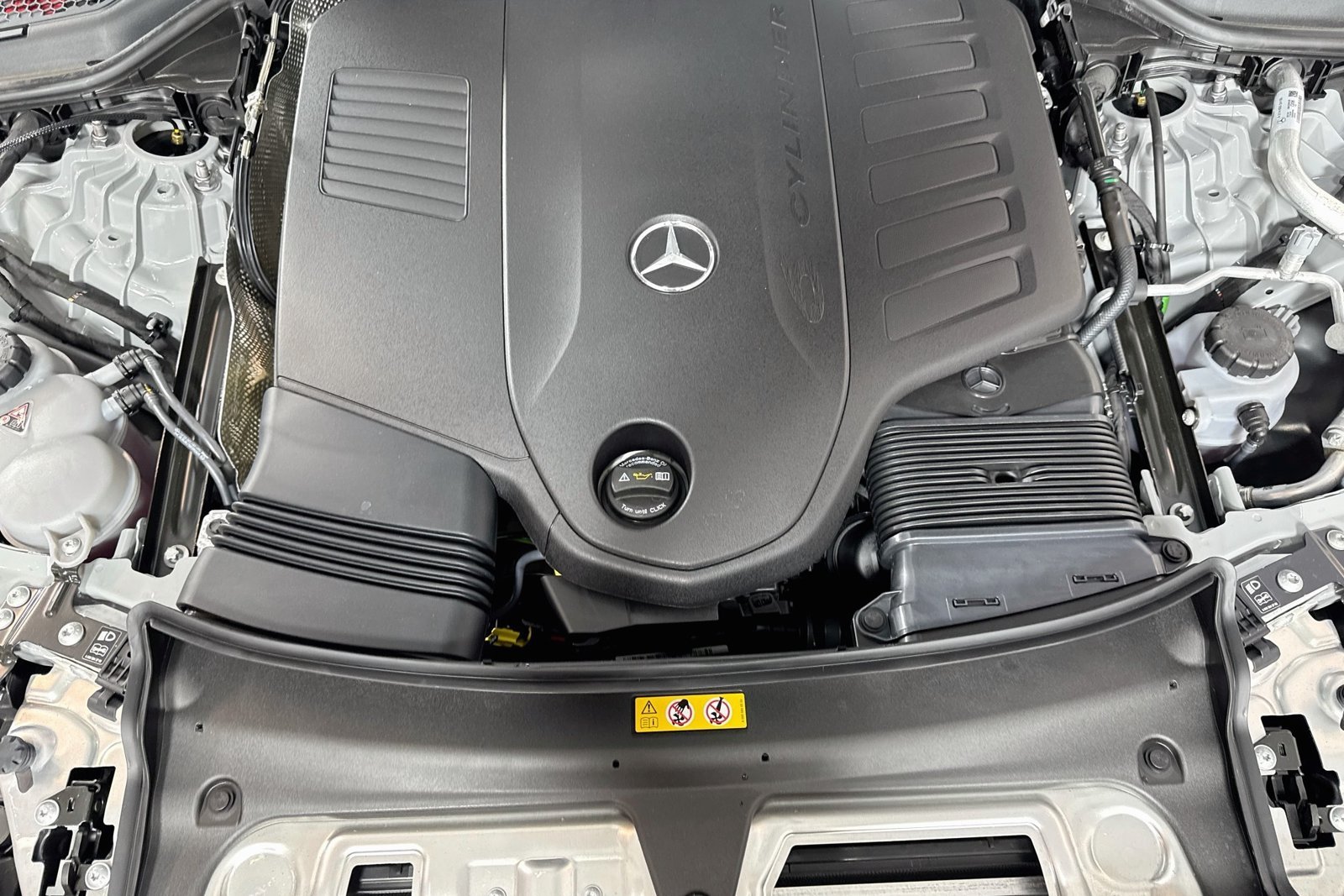 New 2026 MANUFAKTUR Alpine Grey Mercedes-Benz E 450 image 28
