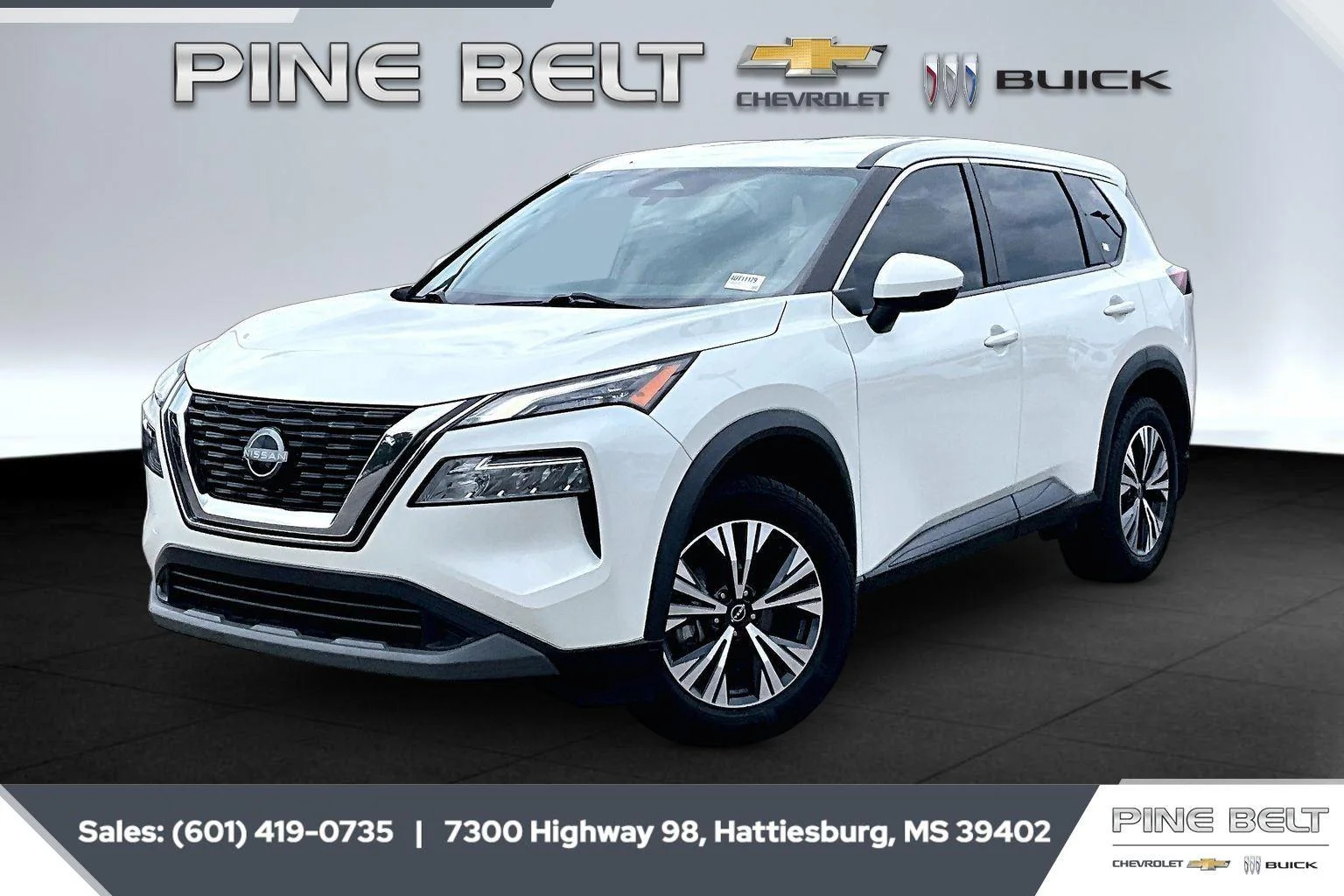 Used 2022 Pearl White Tricoat Nissan SV image 10