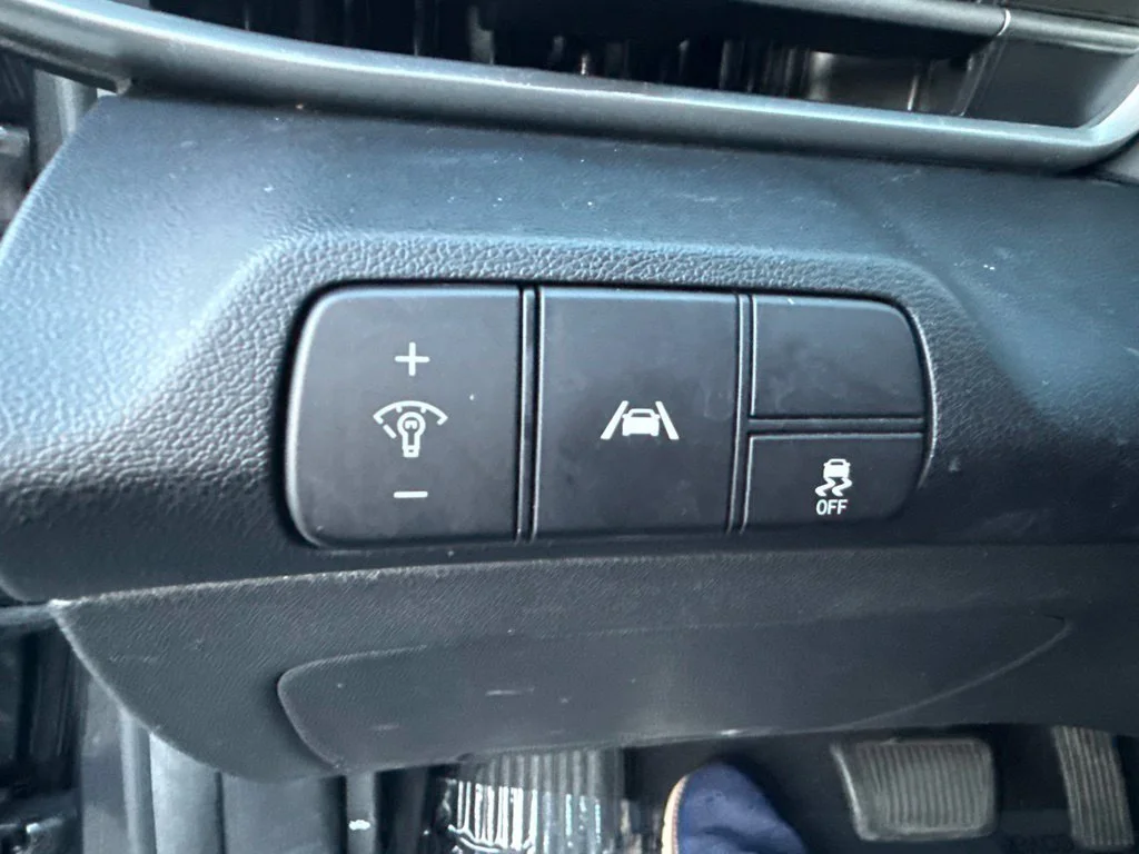 Used 2022 Gray Hyundai SEL image 17