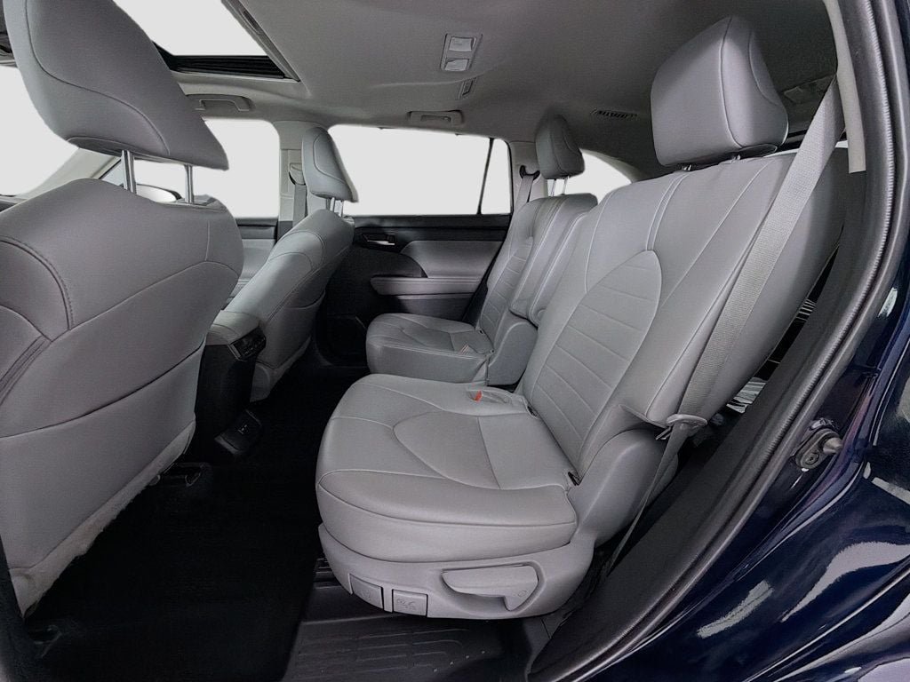 Used 2022 Blueprint Toyota XLE AWD image 25