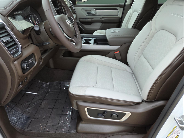 New 2026 Bright White Clear-Coat Exterior Paint RAM Laramie image 12