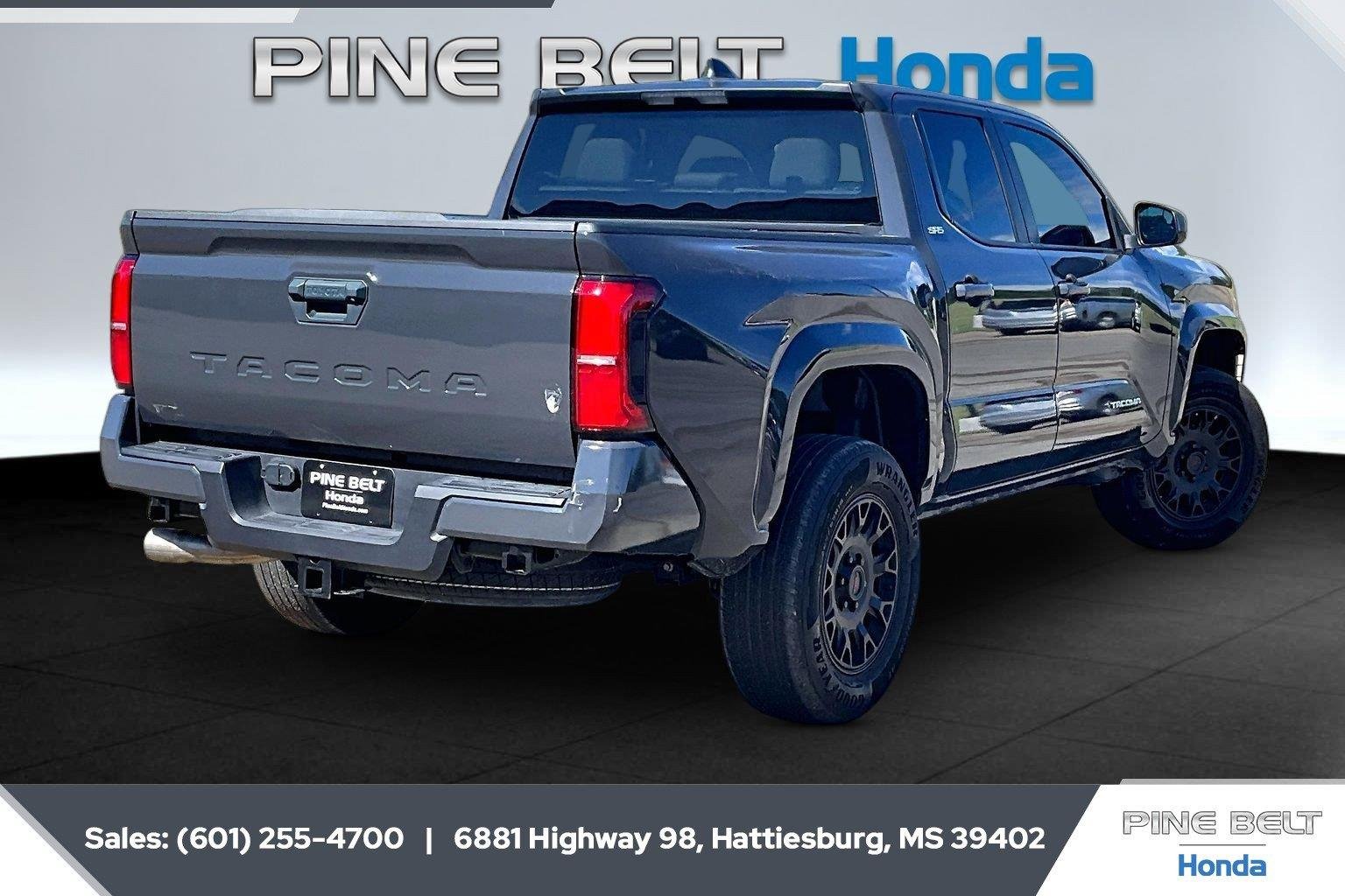 Used 2025 Underground Toyota SR5 image 11