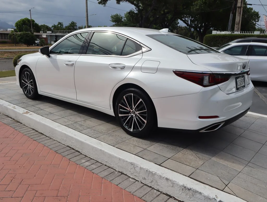 Used 2023 White Lexus 350 image 7