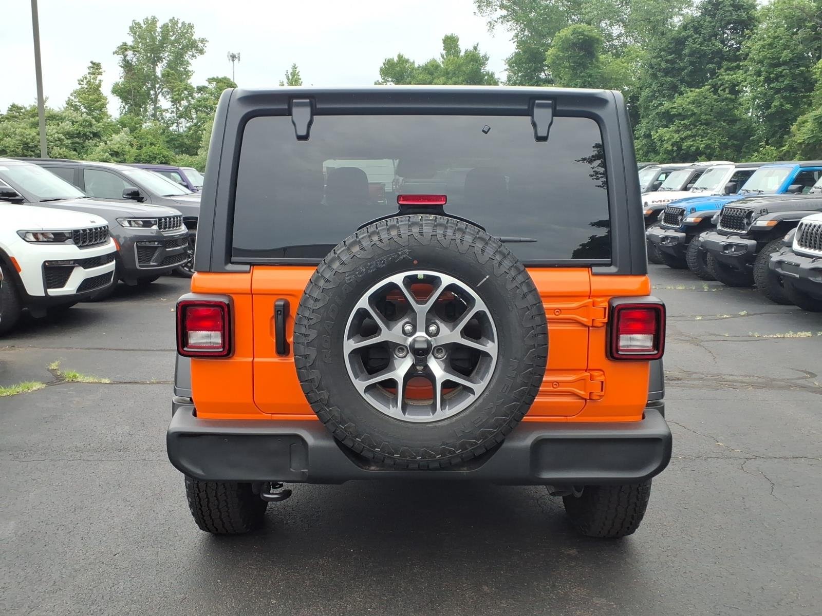 New 2026 Joose Exterior Paint Jeep Sport S image 5