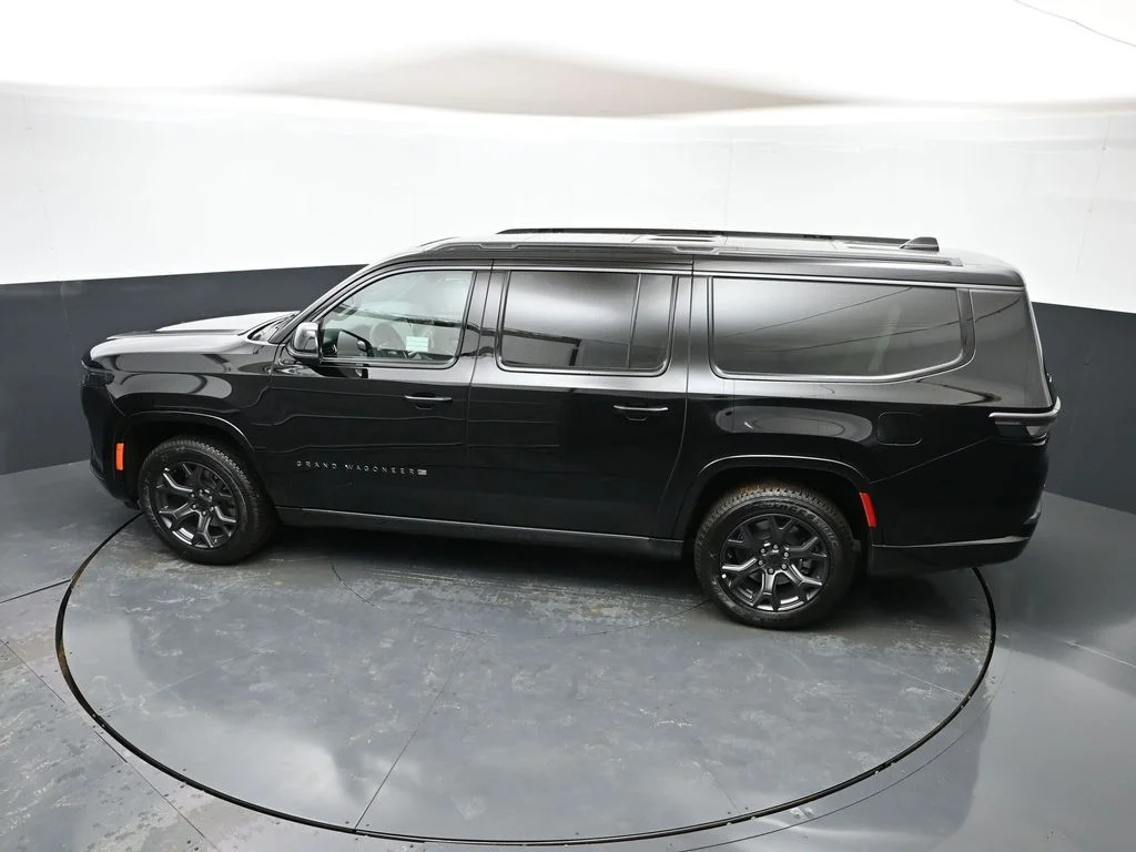 New 2026 High Gloss Black Exterior Paint Jeep Limited Altitude image 46