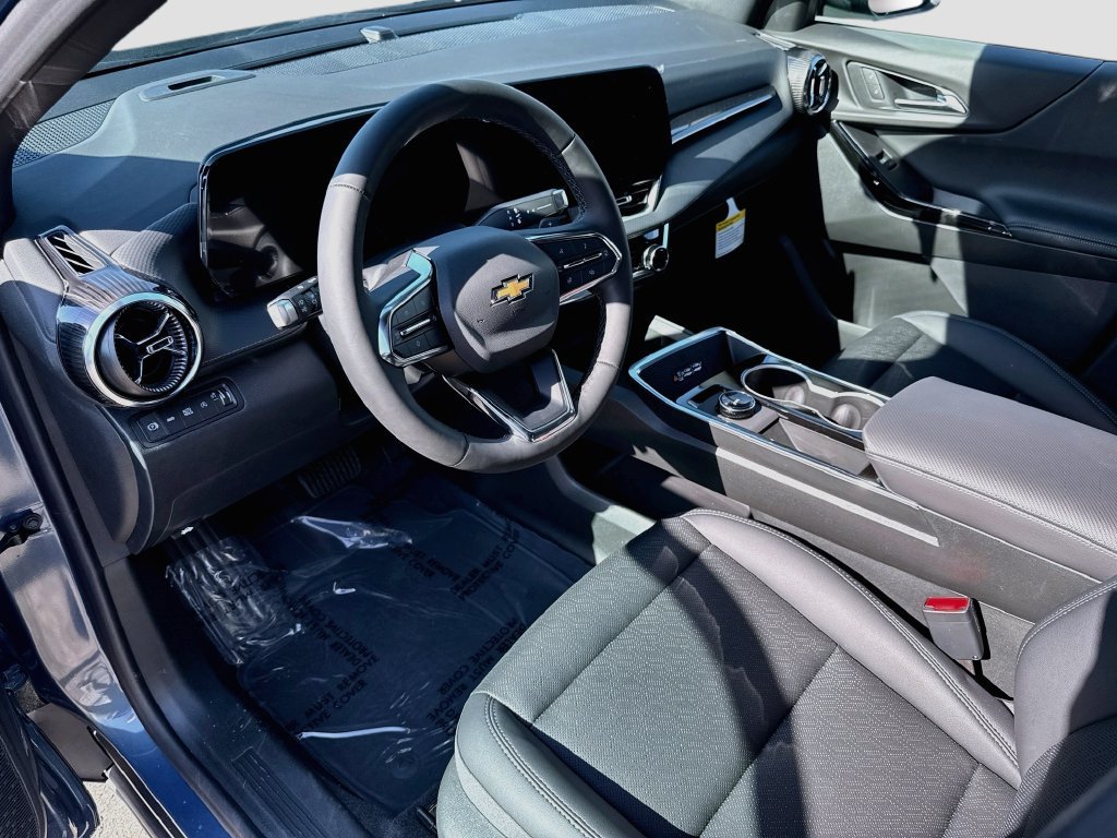 2027 Chevrolet Equinox LT - Photo 9