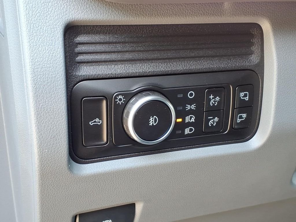 New 2026 Carbonized Gray Metallic Ford F-350® XLT image 19