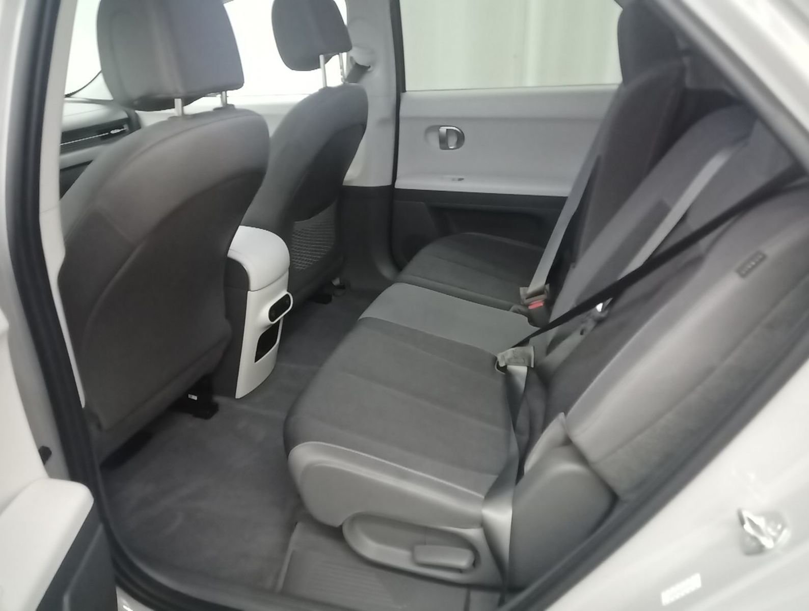 Used 2024 Gray Hyundai SEL image 11