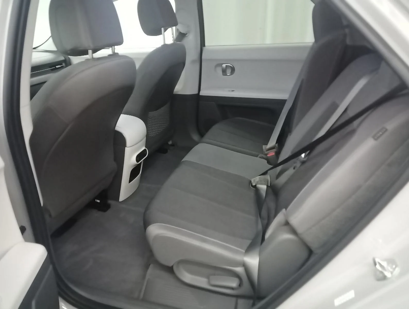 Used 2024 Gray Hyundai SEL image 11
