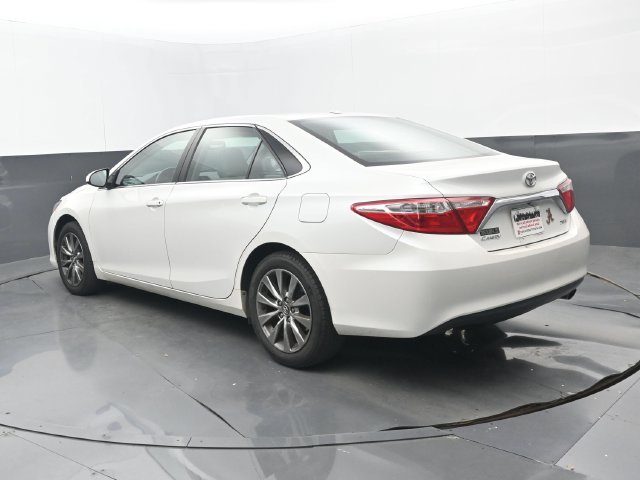 Used 2017 Blizzard Pearl Toyota XLE image 3