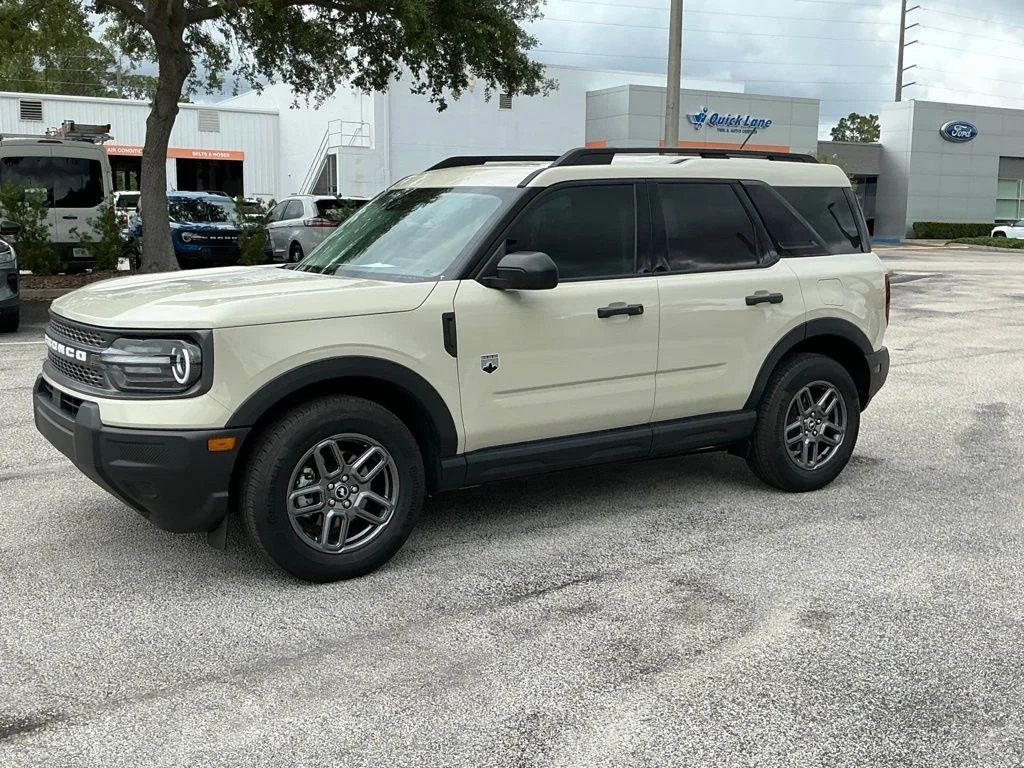 Used 2025 Beige Ford Big Bend image 2