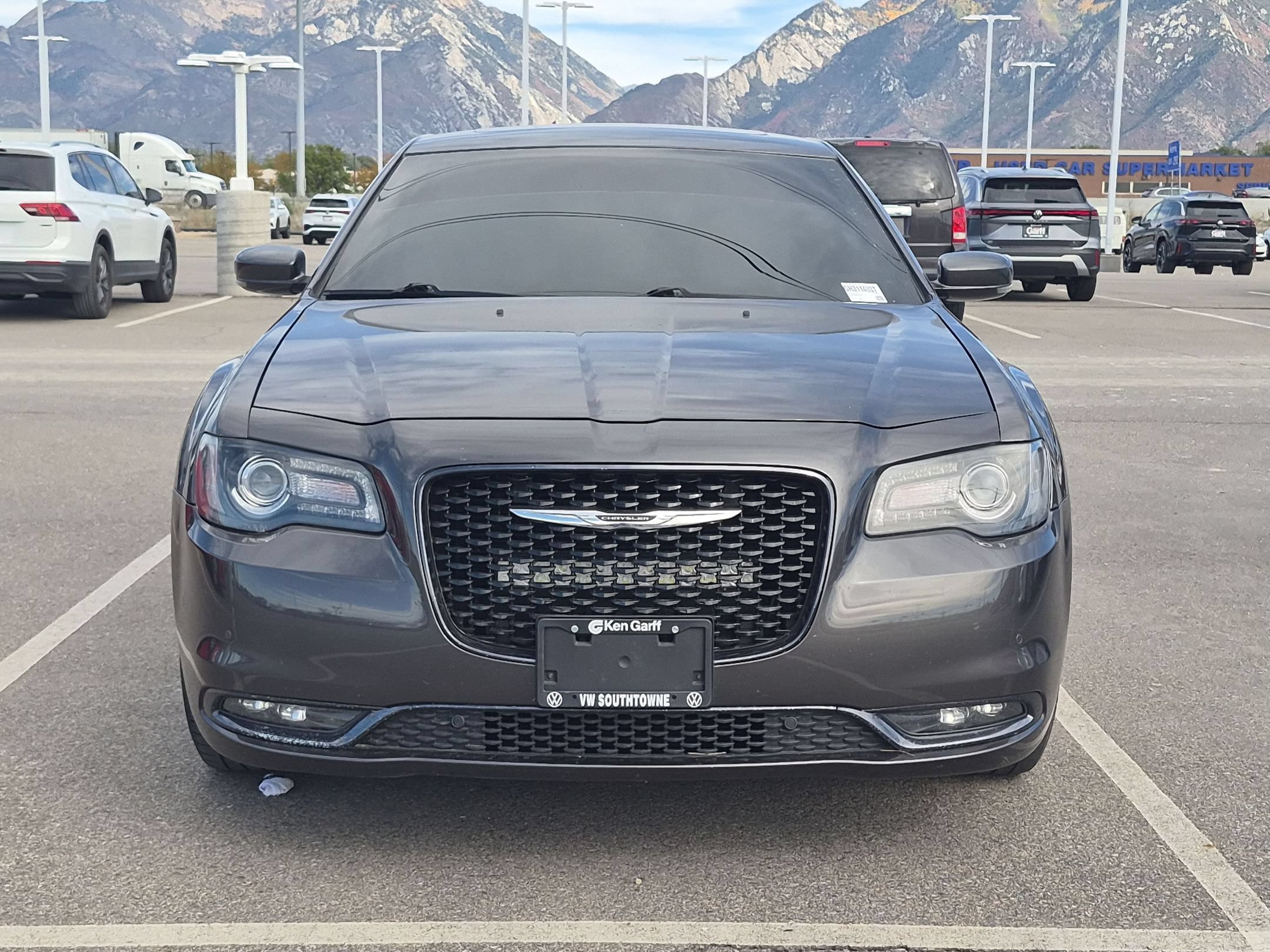 Used 2016 Granite Crystal Metallic Clearcoat Chrysler 300S image 9