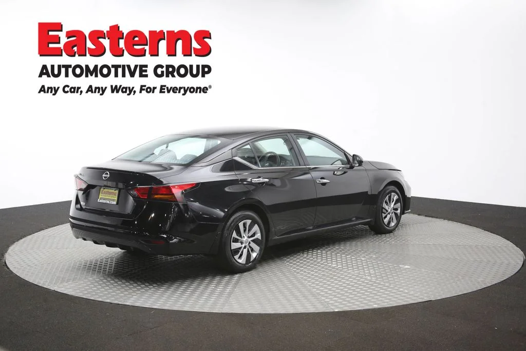 Used 2023 Black Nissan 2.5 S image 40