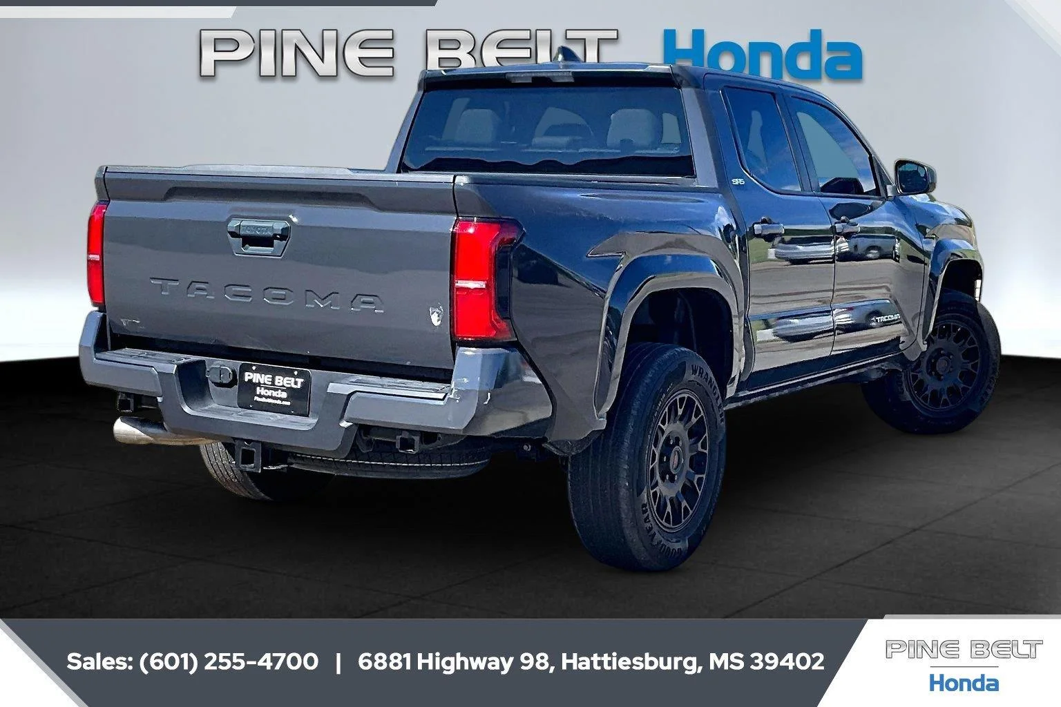 Used 2025 Underground Toyota SR5 image 11