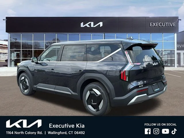 New 2026 Gray Kia Light Long Range image 6