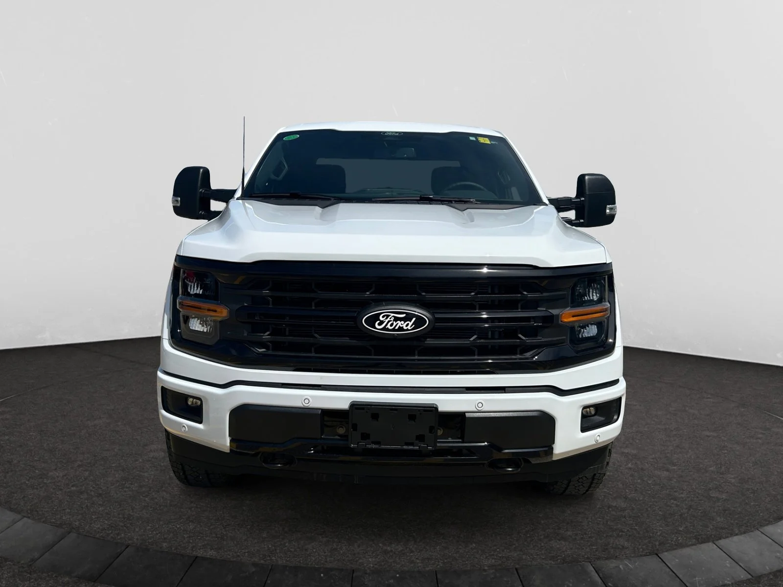 New 2026 Oxford White Ford XLT image 8