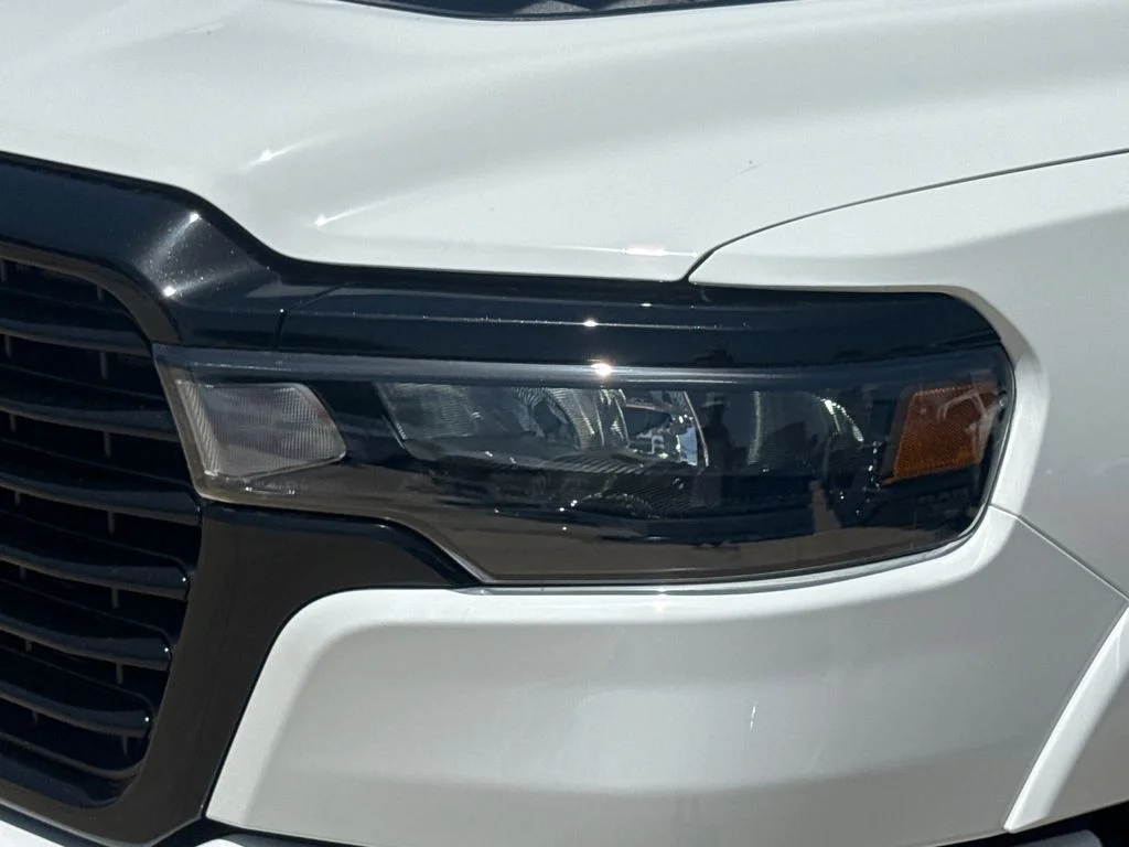 New 2026 Bright White Clear-Coat Exterior Paint RAM Laramie image 4