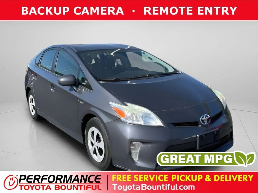 2015 Toyota Prius Two's photo