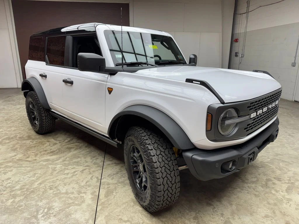 New 2026 Oxford White Ford Badlands® image 7