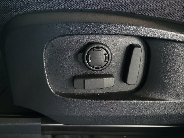 Used 2023 Gondwana Stone Metallic Land Rover X image 21
