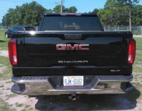Used 2025 Onyx Black GMC SLT image 2