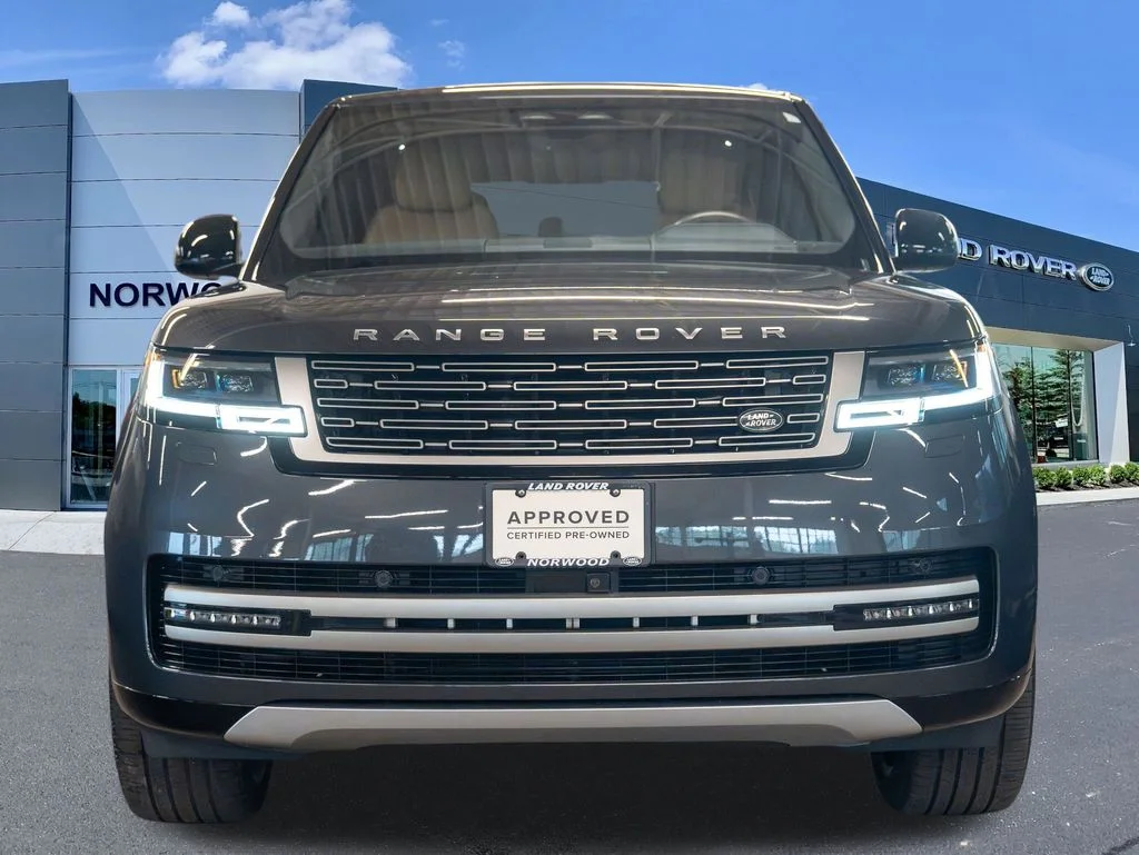 Used 2025 Gray Land Rover SE image 2