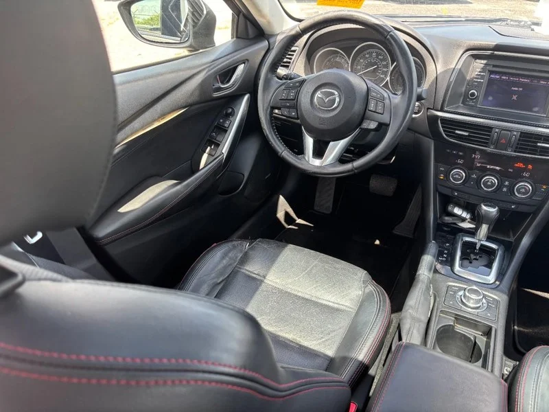 Used 2014  Mazda i Grand Touring image 14