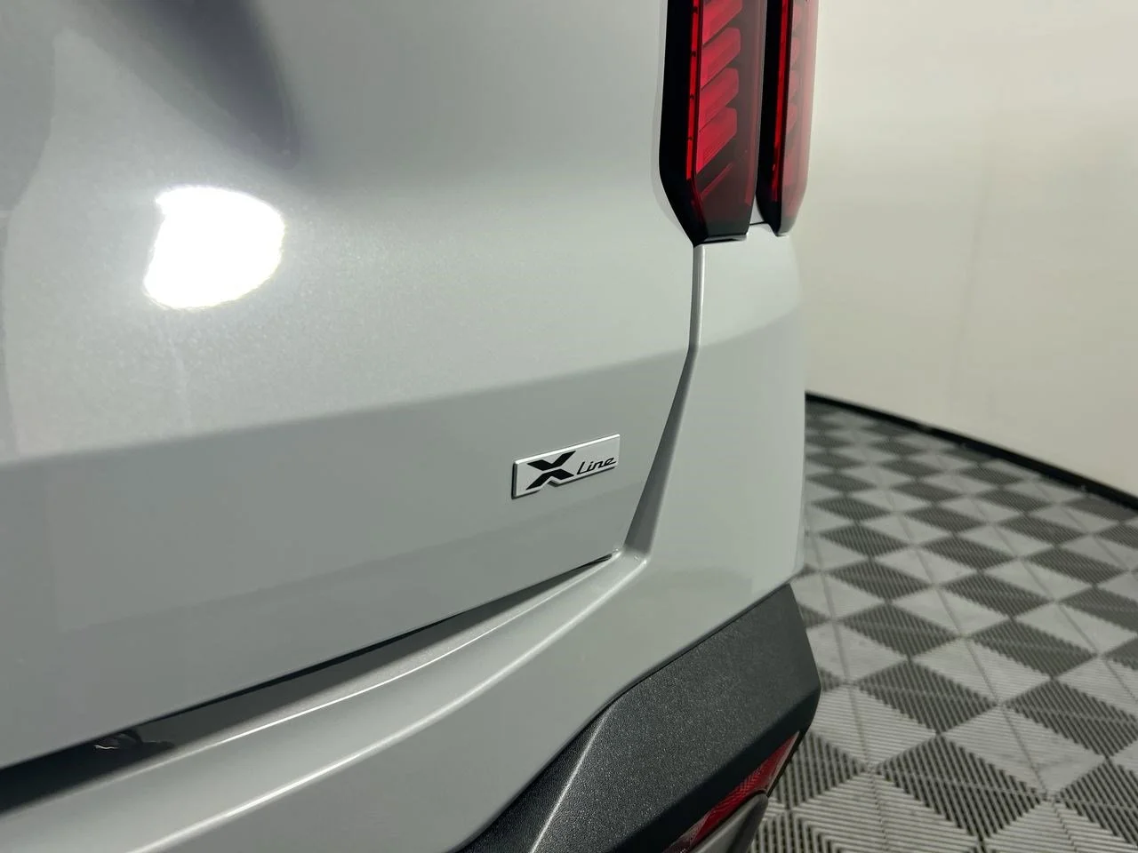 New 2025 Wolf Gray Kia X-Line SX Prestige AWD image 8