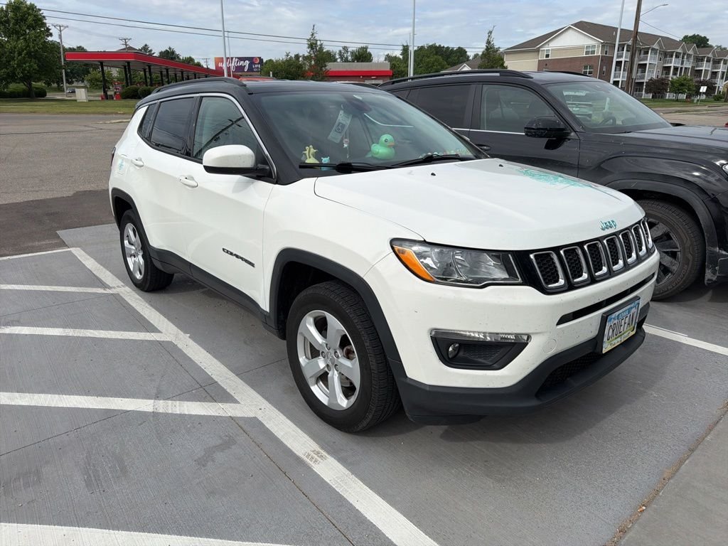 Used 2018 White Jeep Latitude image 4