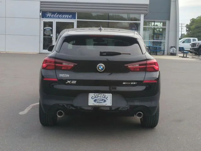 Used 2022 Black BMW sDrive28i image 12