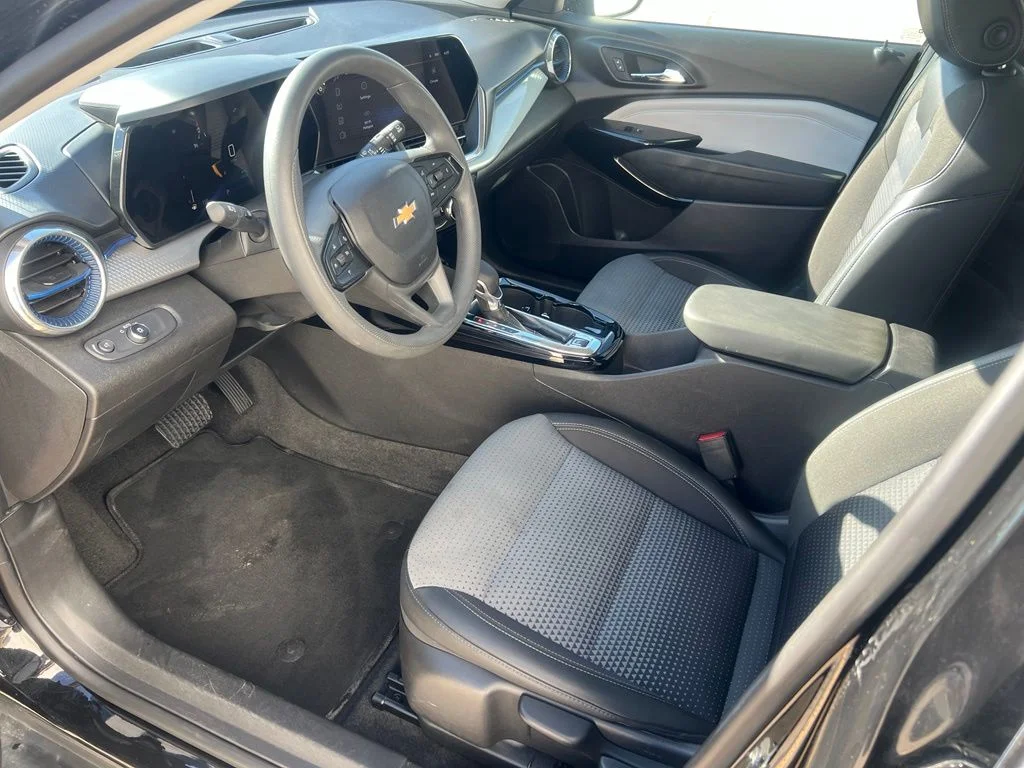 Used 2025 Black Chevrolet LT image 12