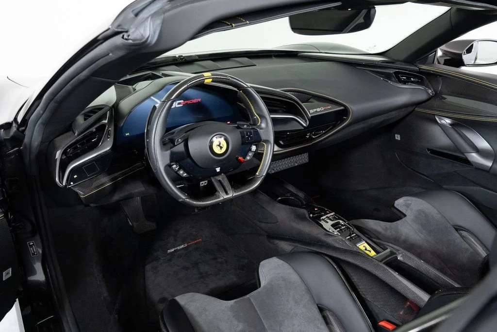 Used 2022 Extra Sample Ferrari Base image 4