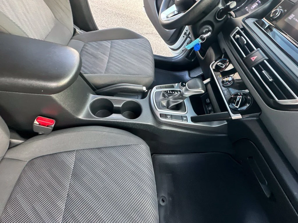 Used 2023 White Kia LX image 36