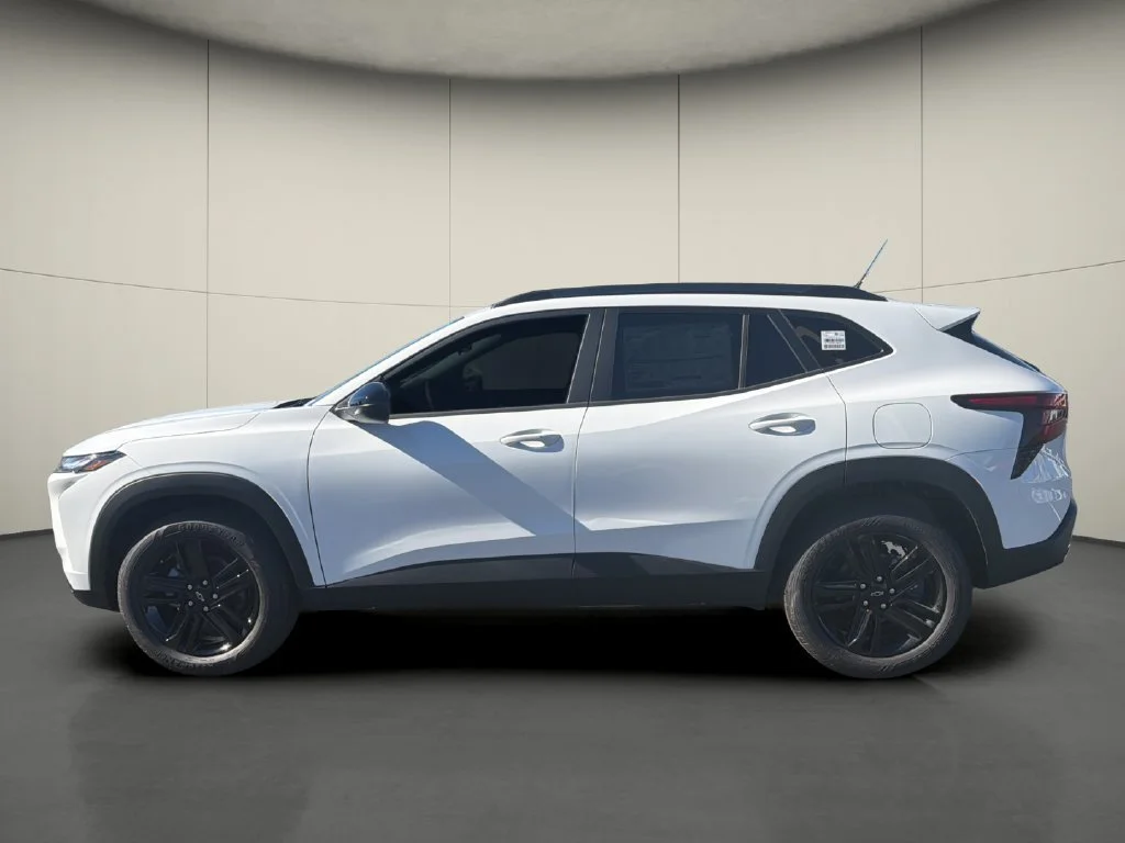 New 2026 Summit White Chevrolet ACTIV image 4