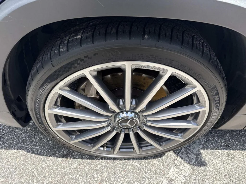 Used 2022  Mercedes-Benz GLB 35 AMG® image 11