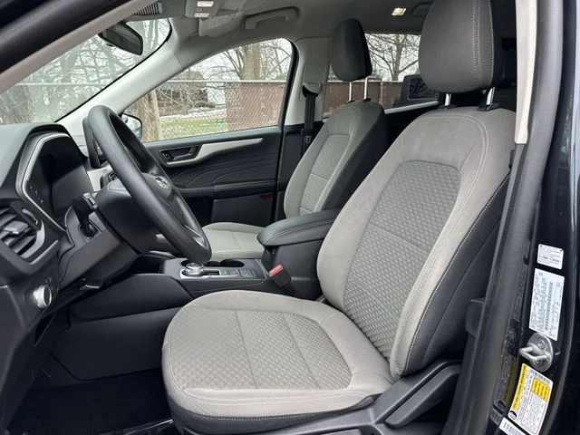 Used 2022 Blue Ford SE image 15