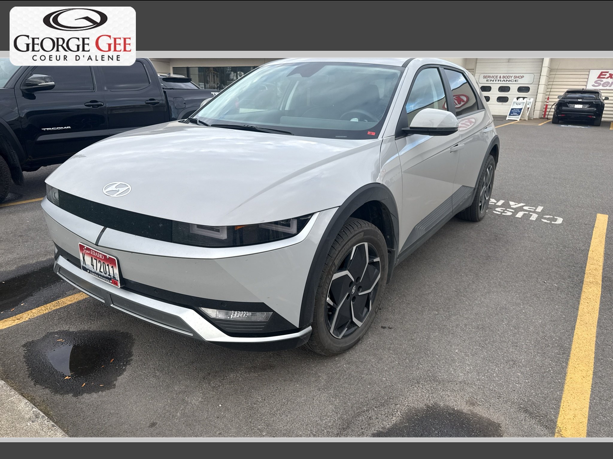 Used 2023 Cyber Gray Hyundai SEL image 1
