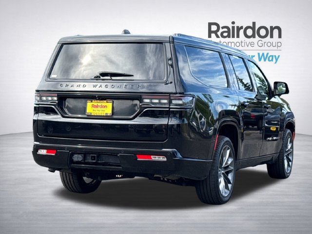 Used 2024 Diamond Black Crystal Pearlcoat Jeep Series II image 5