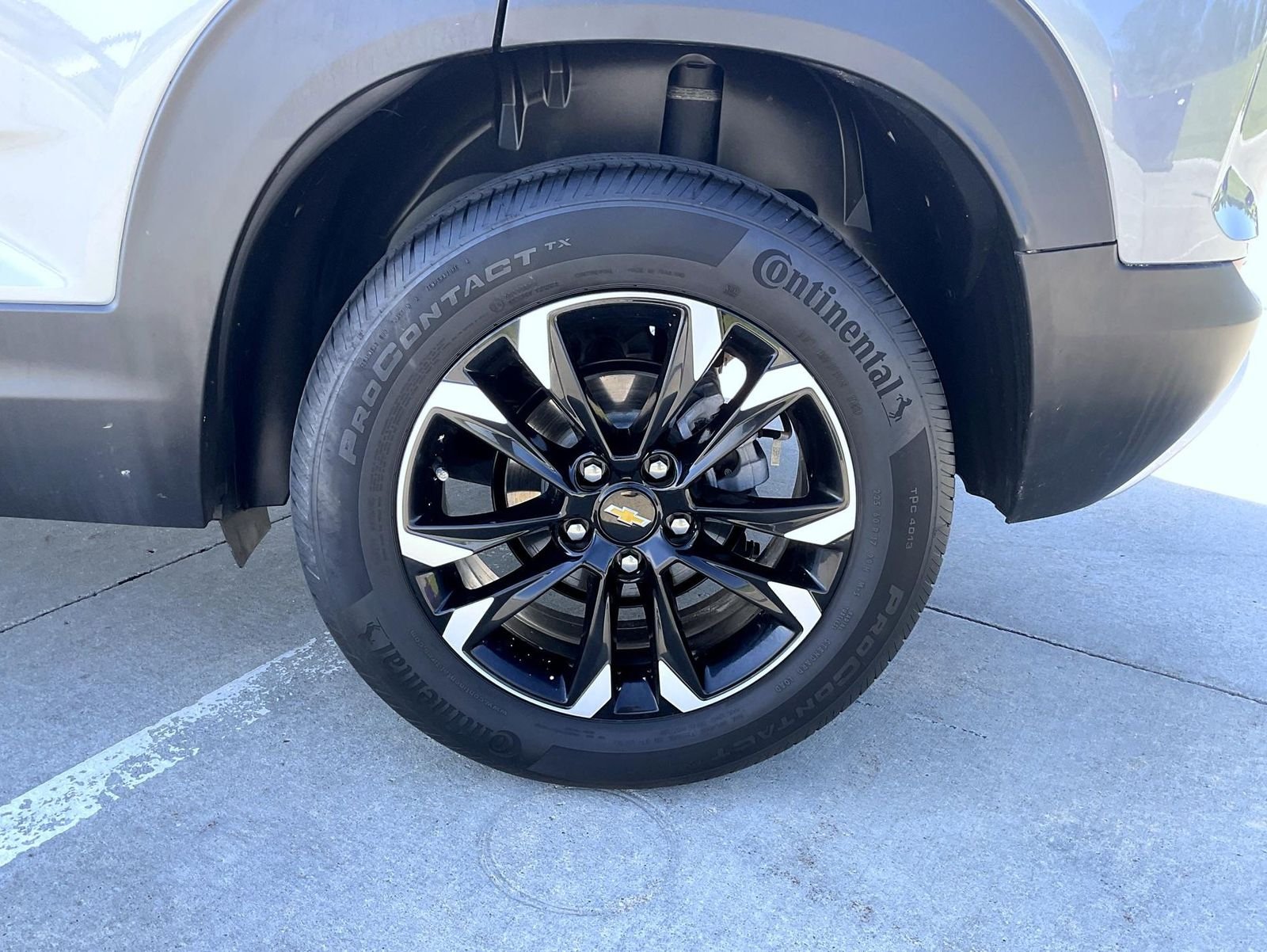 Used 2023 Gray Chevrolet LT image 22