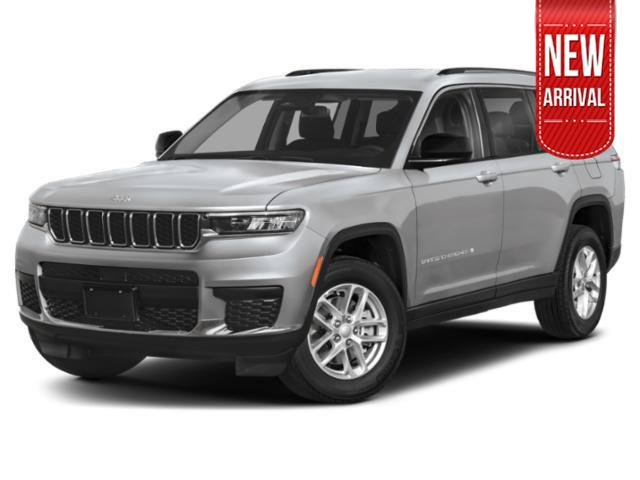 Used 2023 Diamond Black Crystal Pearlcoat Jeep Summit image 1