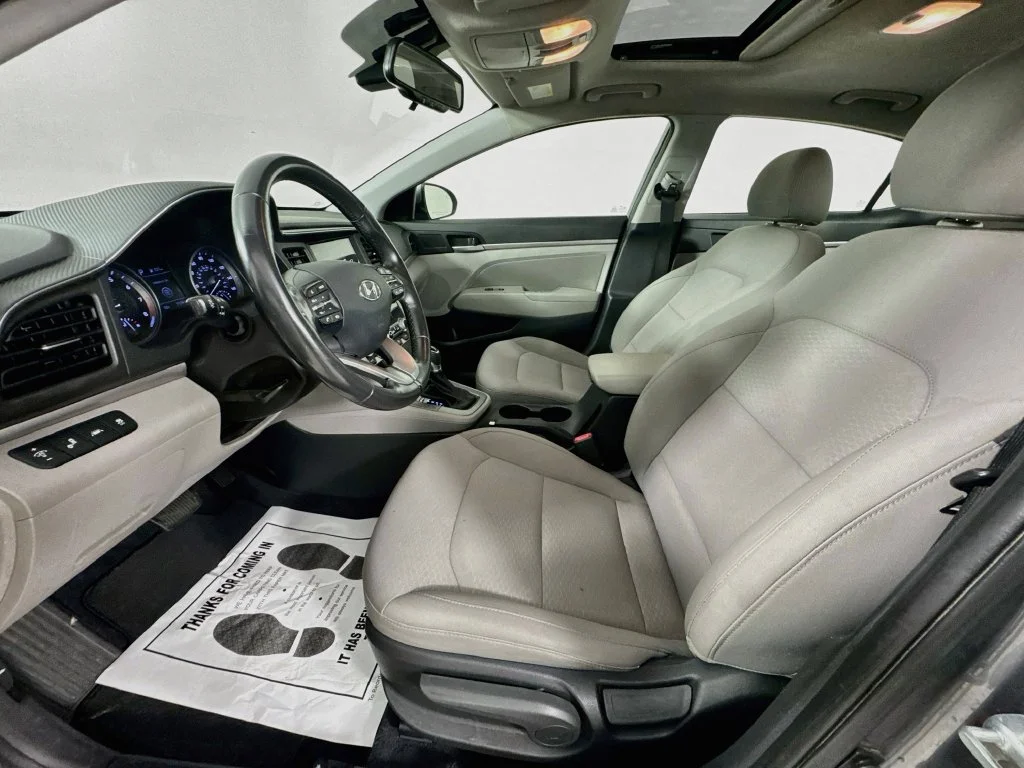 Used 2019 Machine Gray Hyundai Value Edition image 25