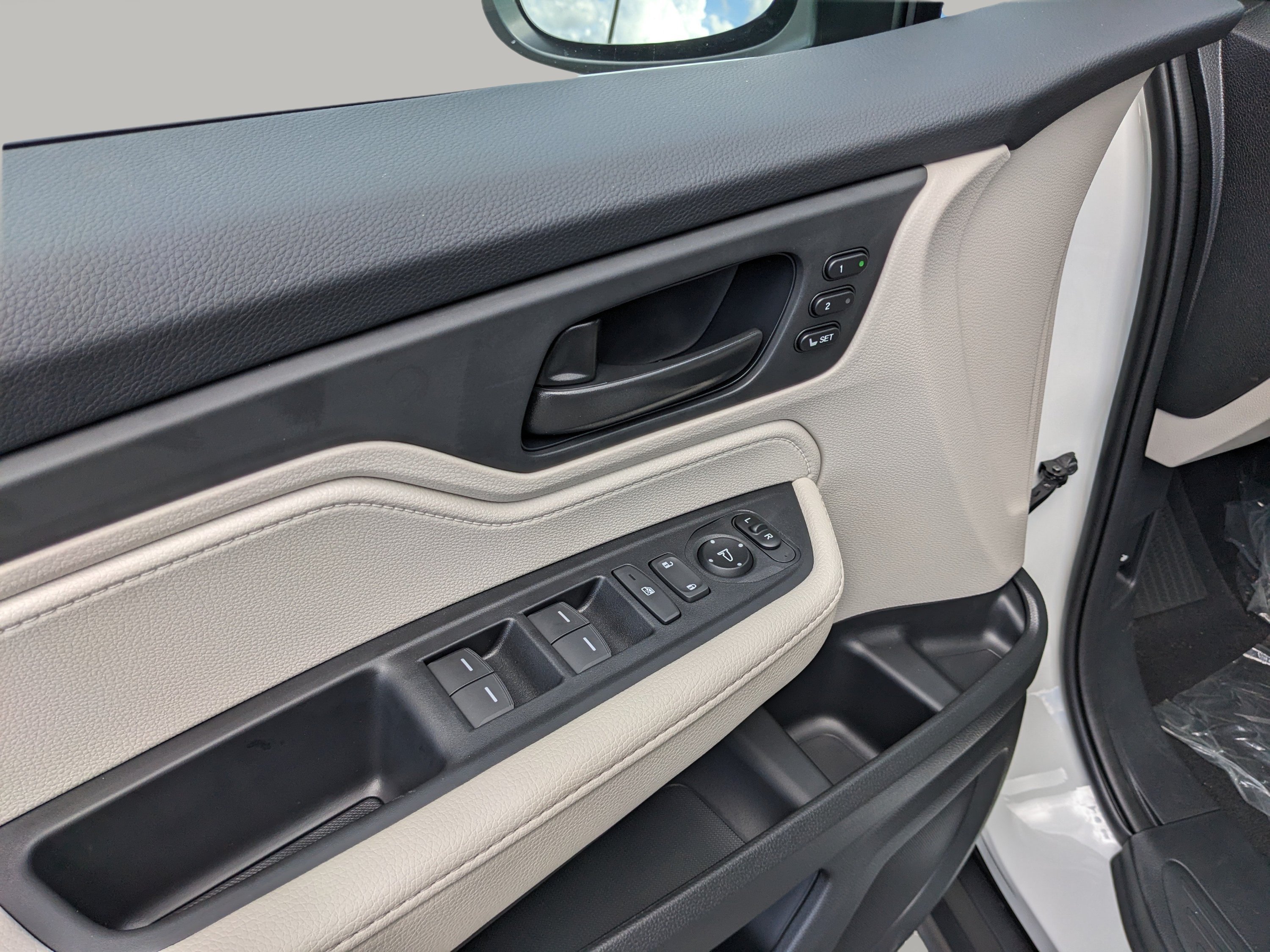 New 2027 Platinum White Pearl Honda EX-L image 21