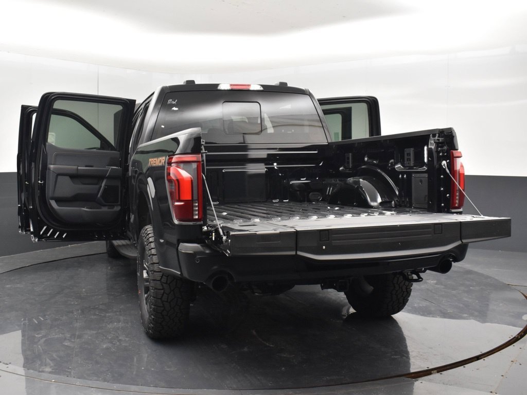 New 2026 Agate Black Metallic Ford Tremor® image 39