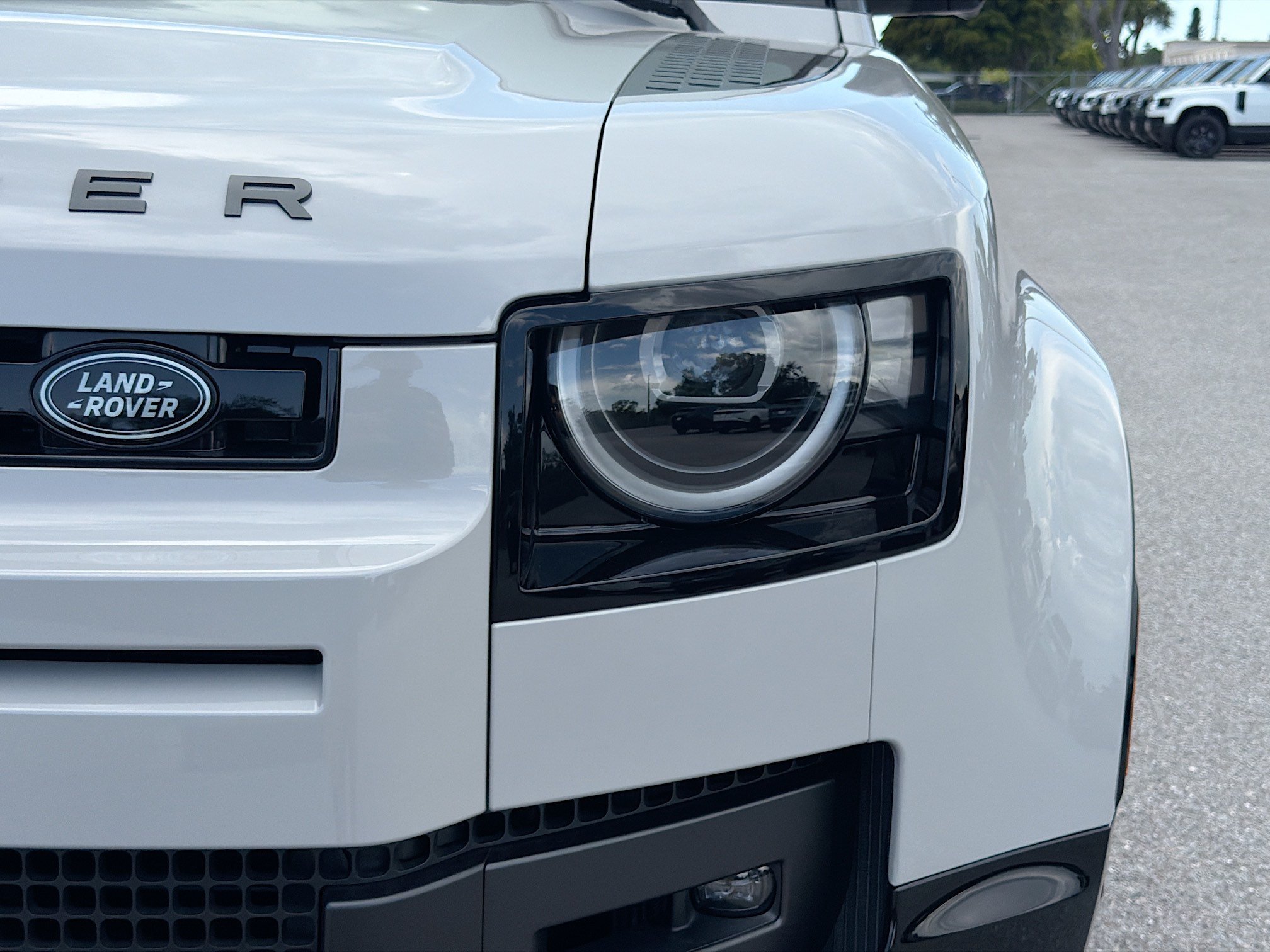New 2026 Borasco Grey LAND ROVER X-Dynamic SE image 9