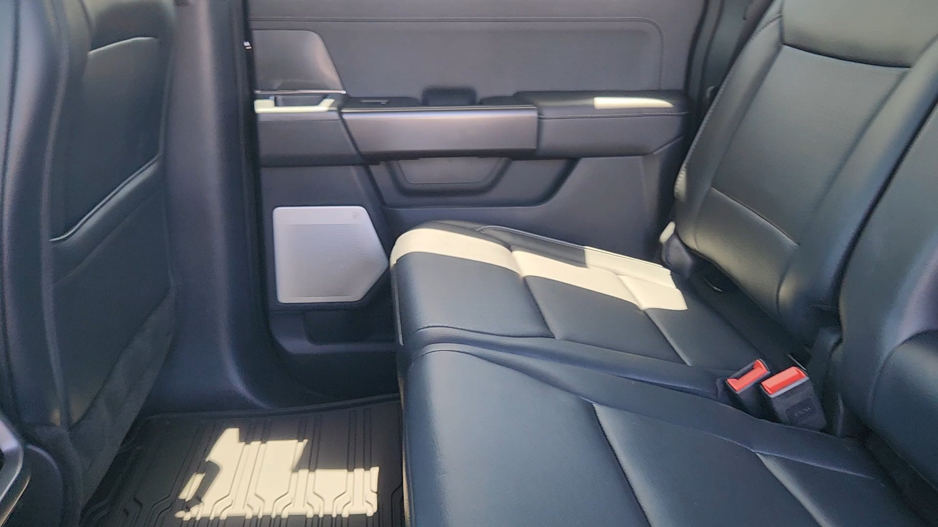 New 2026 Shadow Black Ford Outer Banks image 34