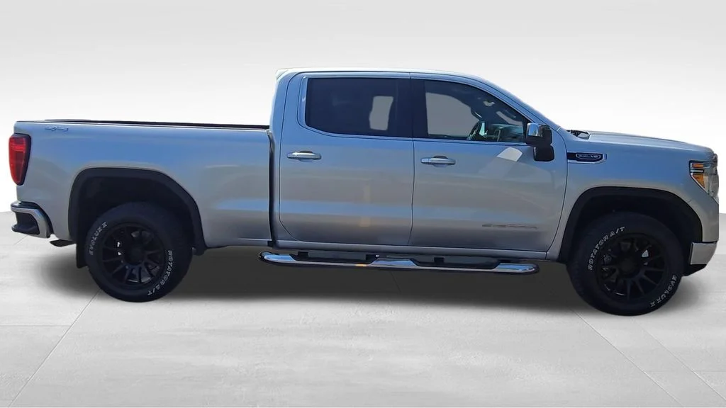 Used 2021 Gray GMC SLE image 9